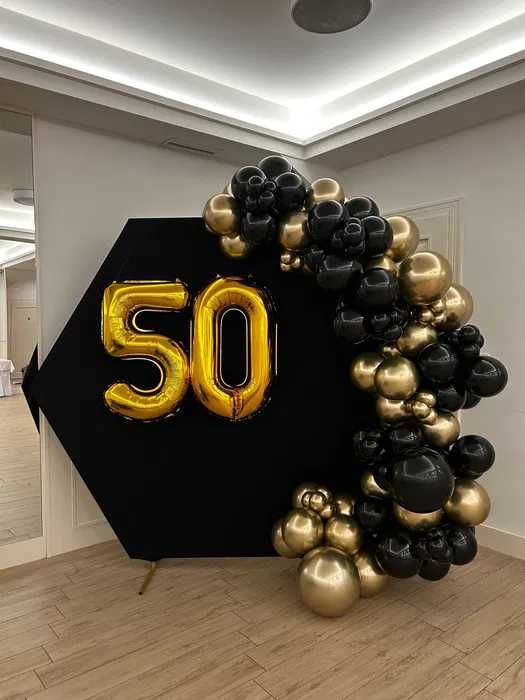 Balonowa oprawa imprezy – girlandy, ścianki, dekoracje tematyczne