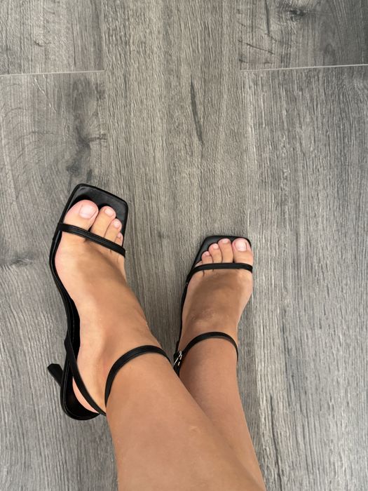 Босоніжки чорні на каблуку шпильці НОВІ