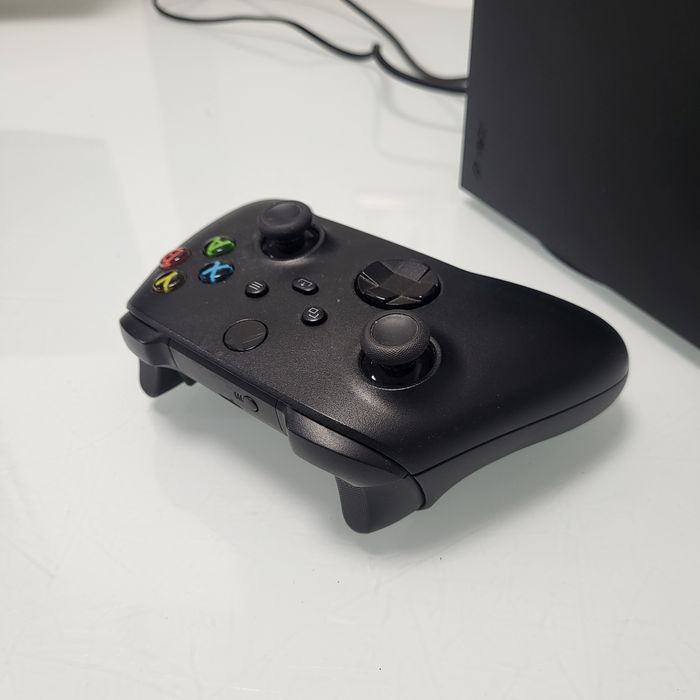 XBOX SERIES X plus PAD Stan idealny konsola 1tb