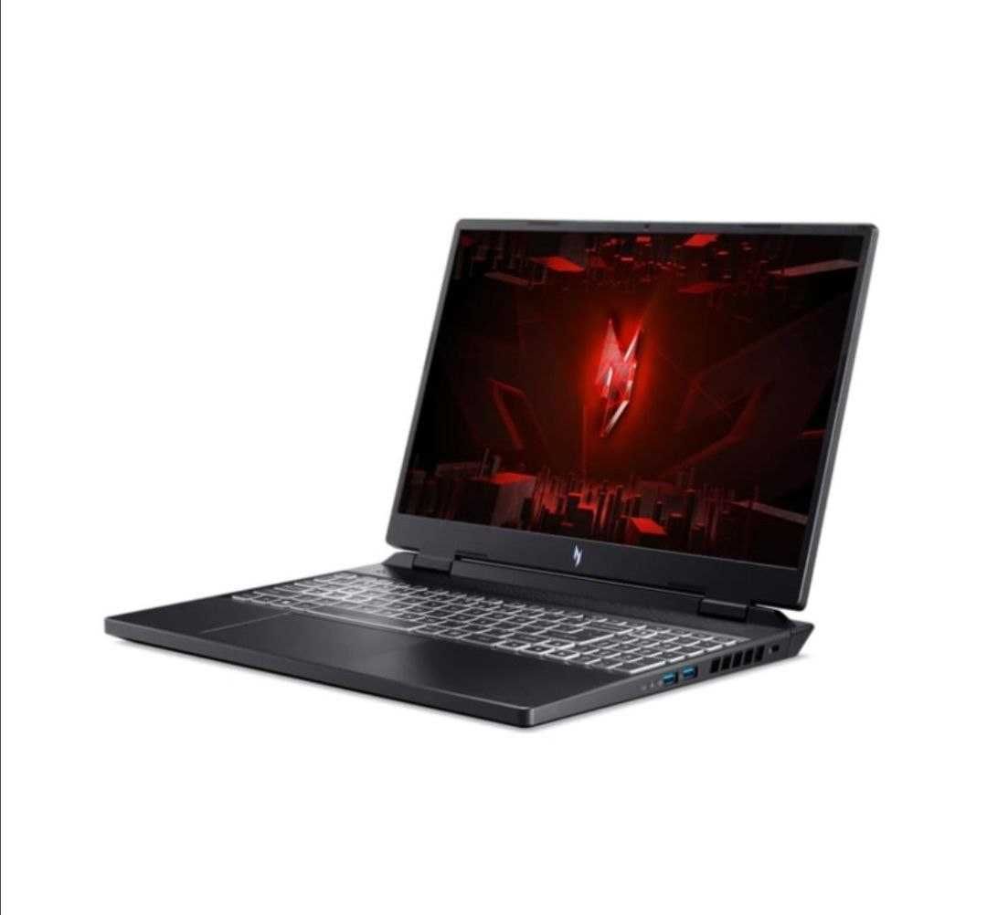 Sprzedam laptopa:

Acer Nitro 16 R7-7840HS