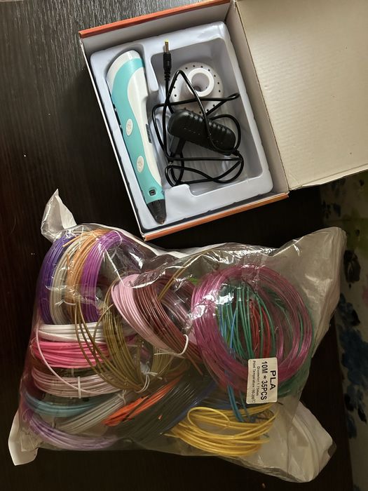 Продам 3 d ручку з пластиком