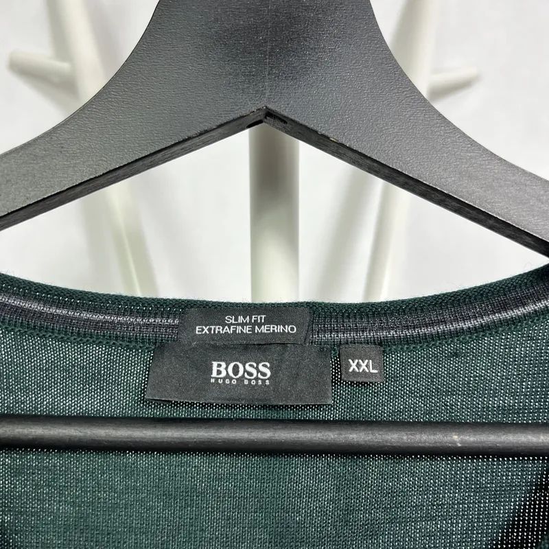 Sweter/sweterek w serek z wełny merino Hugo Boss