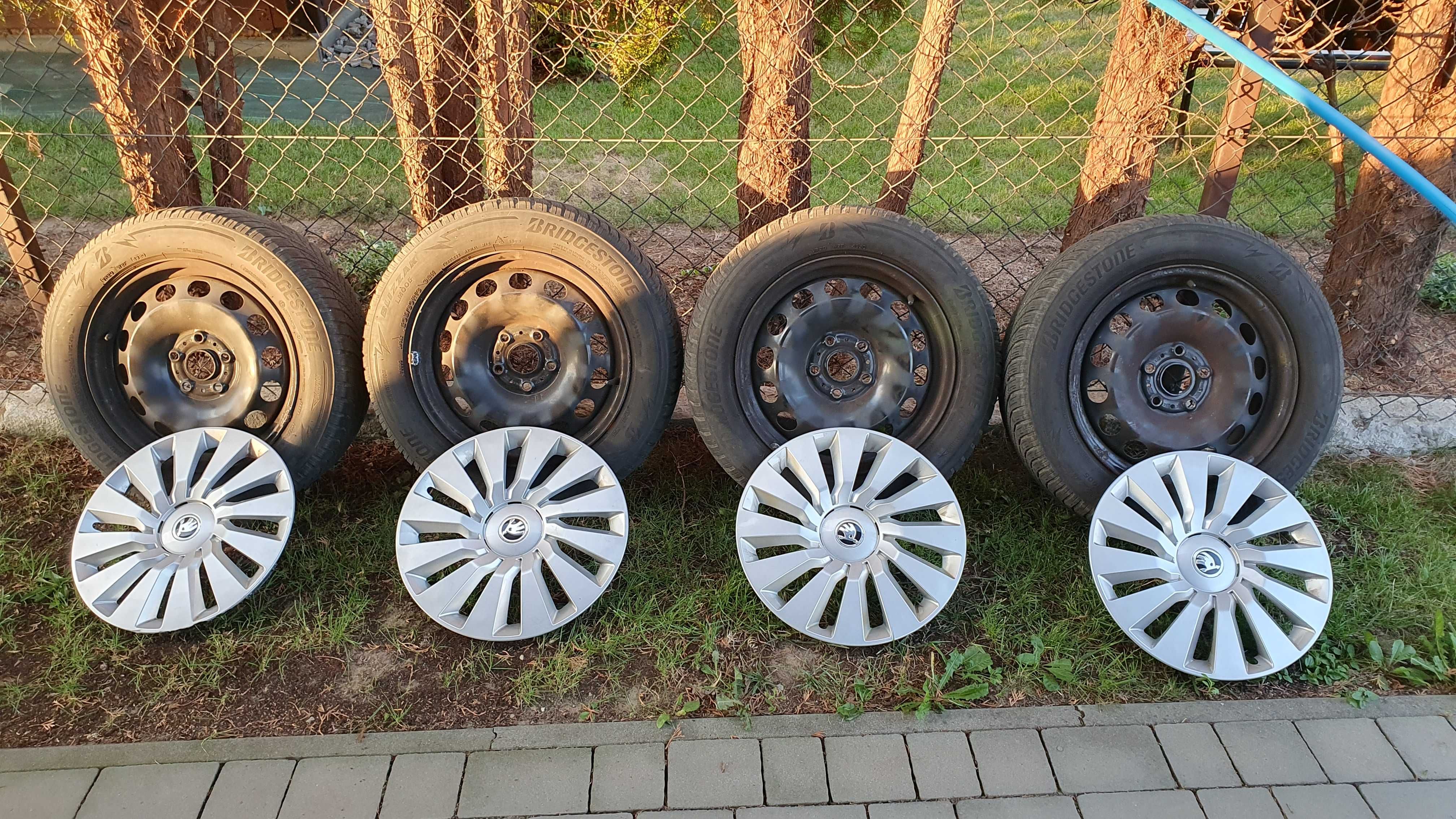 Felgi stalowe Skoda + opony zimowe Bridgestone 205/60/r16