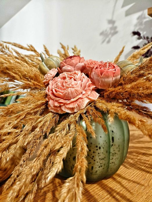 Jesienny stroik z dynią i świecami sojowymi handmade