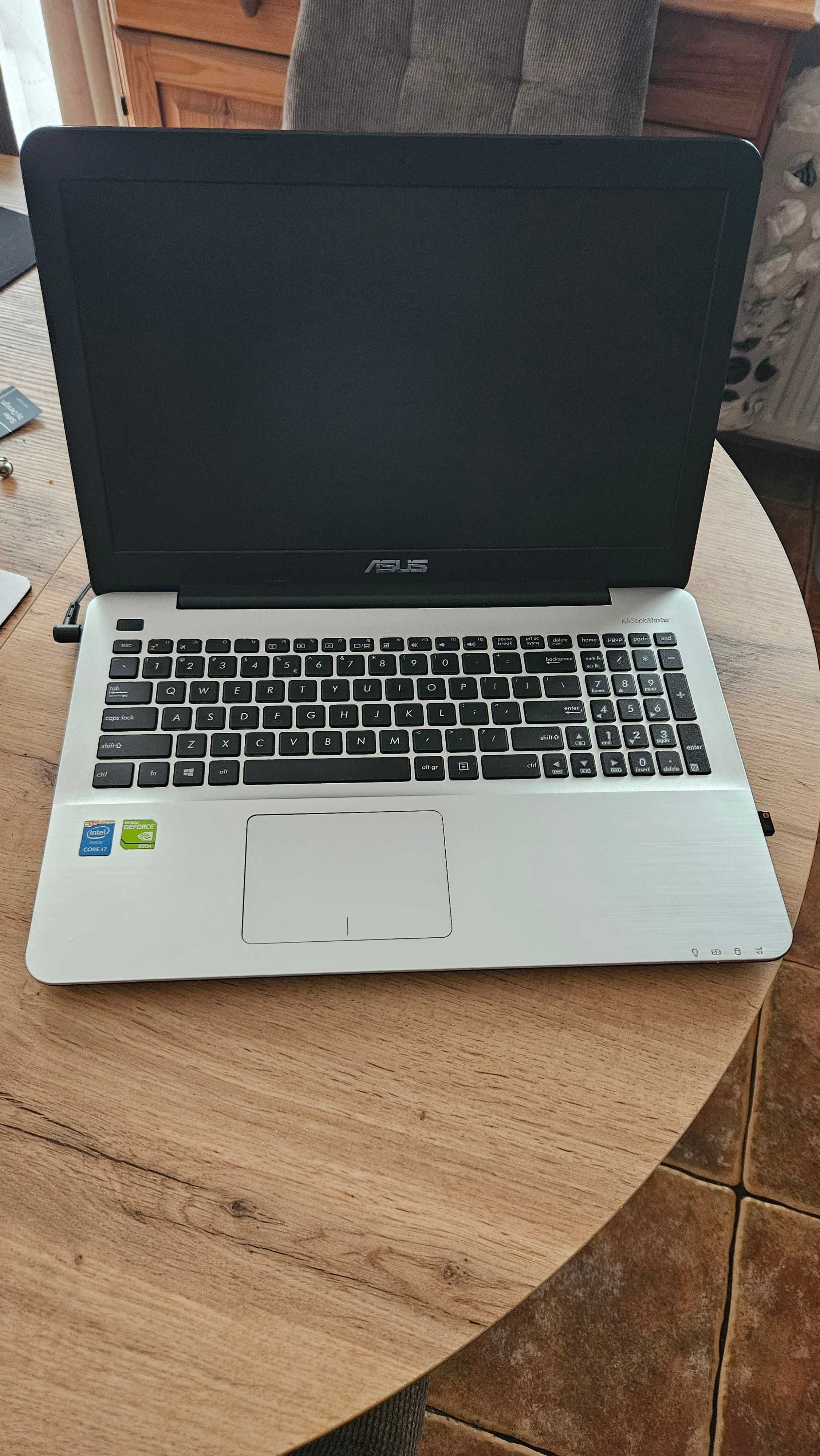 Laptop ASUS I7 - 5500U