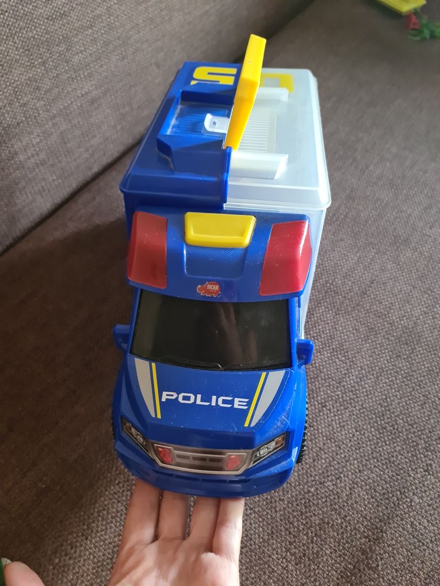 Машина-чемодан полиция