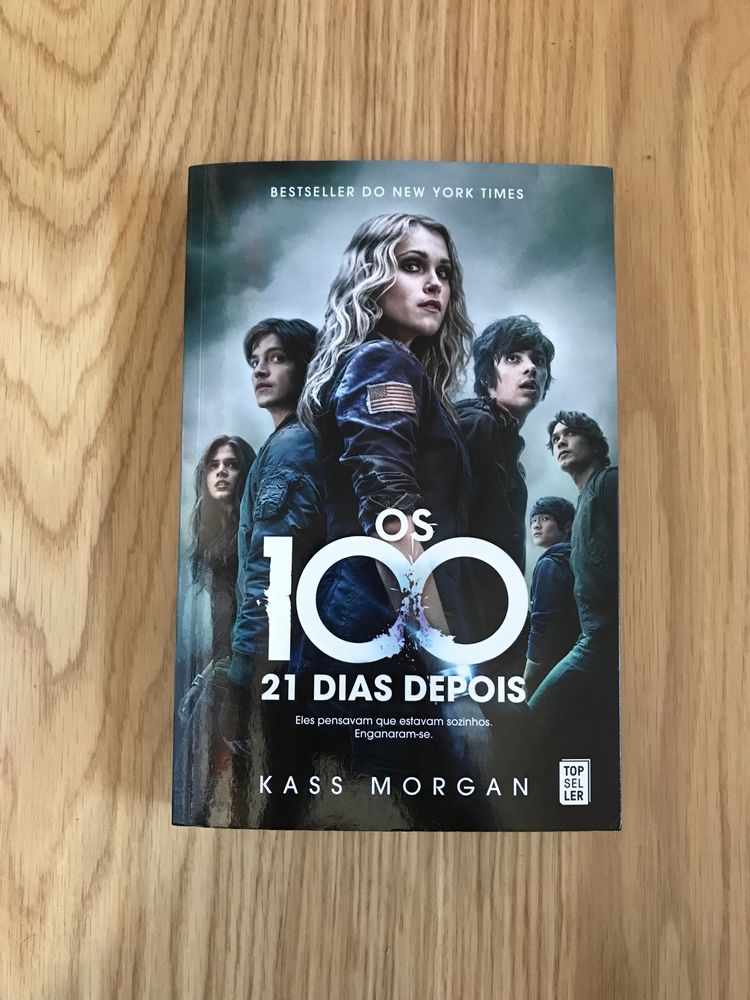 Livros Os 100, de Kass Morgan