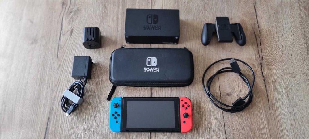 Nintendo Switch V1 + Akcesoria - świetny stan
