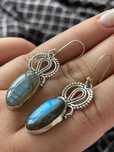 Серебряные серьги 925 пробы с лабрадором