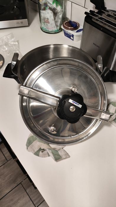 Panela de pressão 6LTs