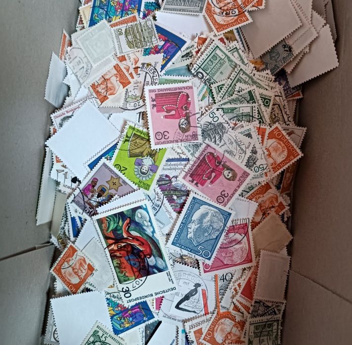 ZNACZKI pocztowe Niemcy MIX 3000