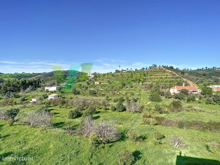 Moradia Bifamiliar T3+T2+T0 Independentes, Silves