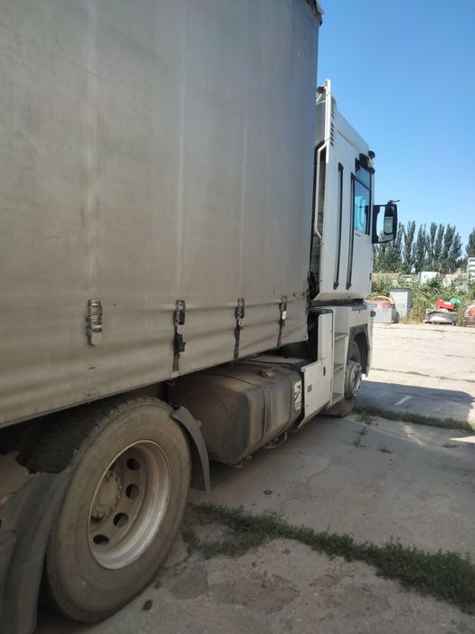 Продам свой тягач Renault Magnum 2003 с полуприцепом штора kogel