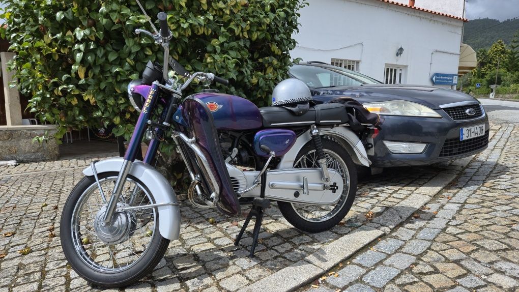 Motorizada FAMEL Completamente Revista e Restaurada