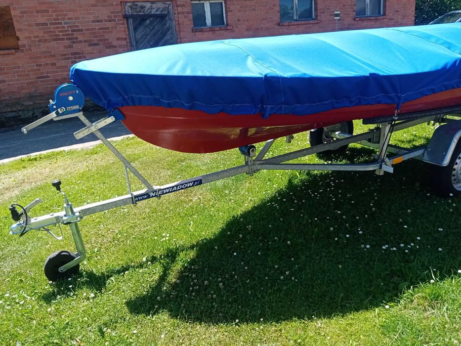 Łódź wędkarsko turystyczna z przyczepą i silnikami