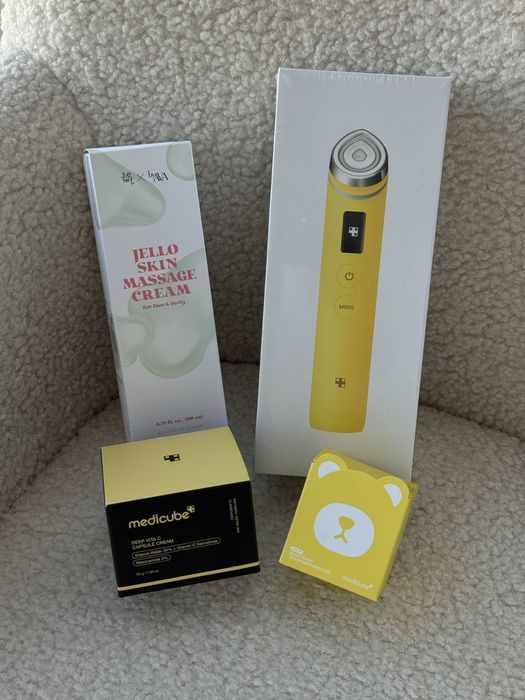 В наявності!Ціна за набір!Medicube Age-R Booster Pro Black або Yellow