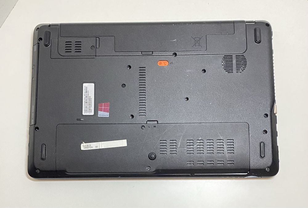 Ігровий ноутбук Packard dell 15.6” 8/1000GB HDD/AMD Radeon HD 7600M