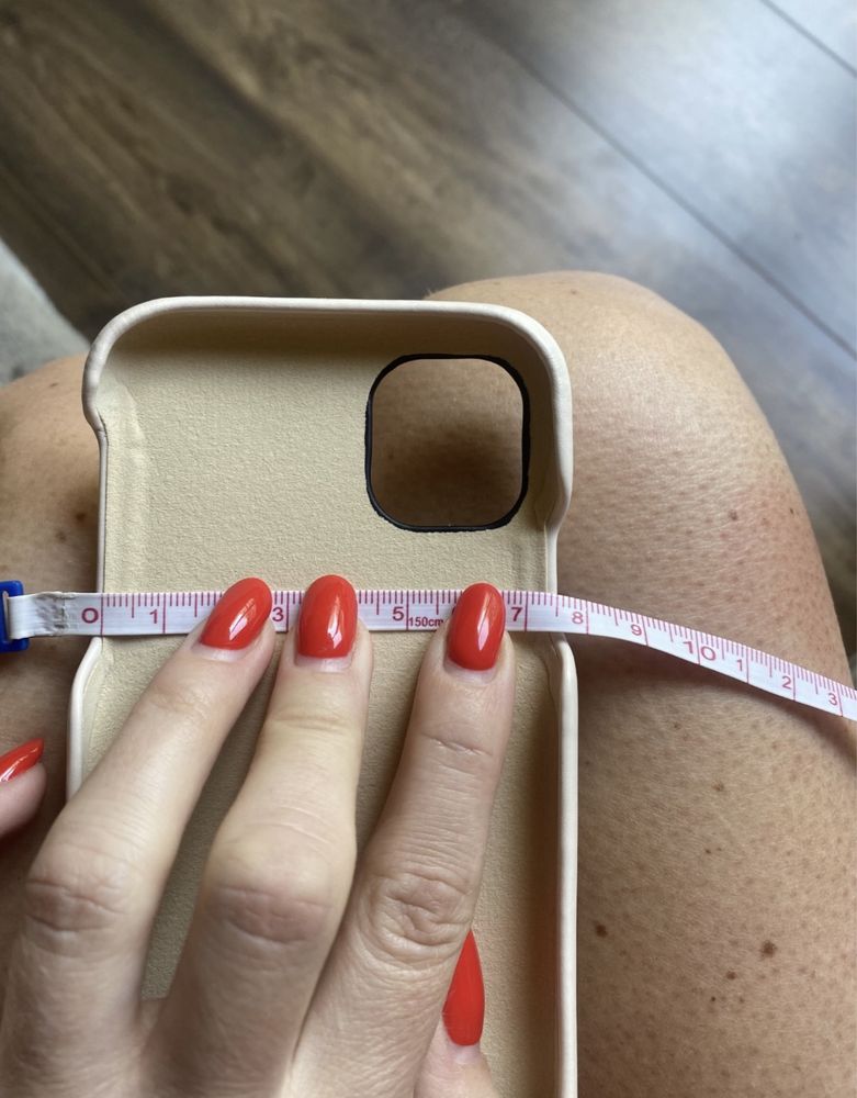 PRADA Etui na telefon , iPhone Case , z łańcuszkiem