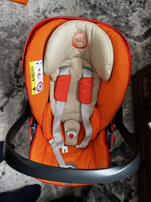 Автокрісло Cybex cloud  q + адаптери Carrello epica