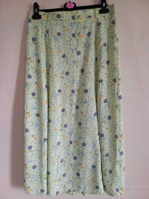 Spódnica midi w kwiaty