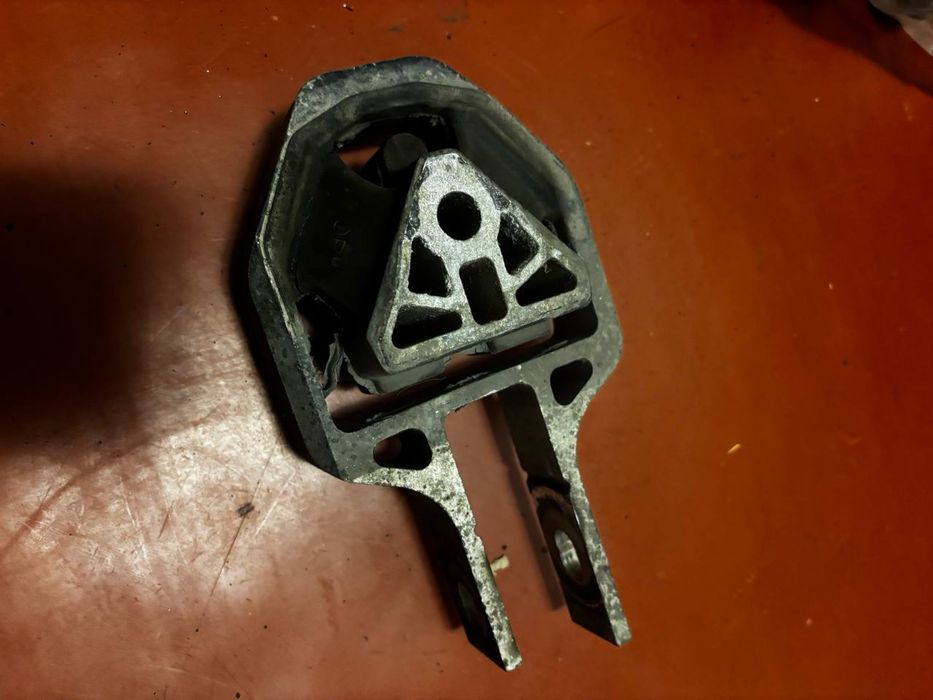 Комплект 3× подушки двигателя/коробки б/у