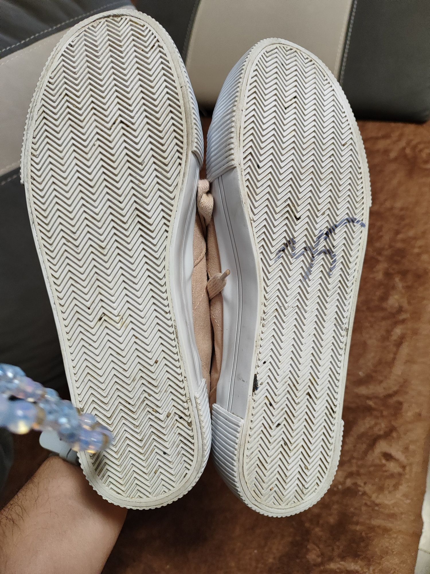 Buty sportowe trampki na wysokim koturnie  40