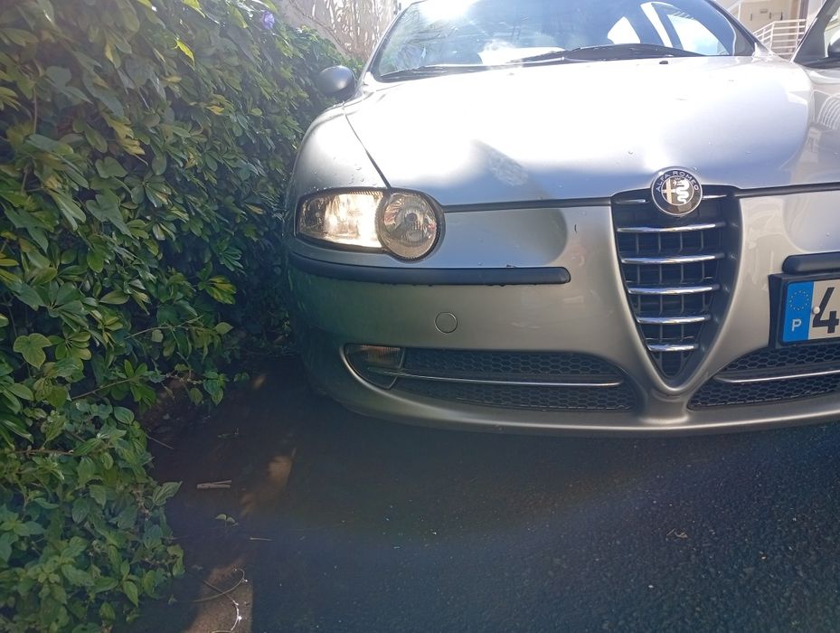 Alfa Romeo 147 em excelente estado geral, motor 1.6 de 120cv