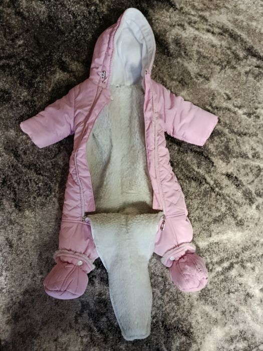 Продаю дитячий  зимовий комбінізон,дівчачий розмір 74 см