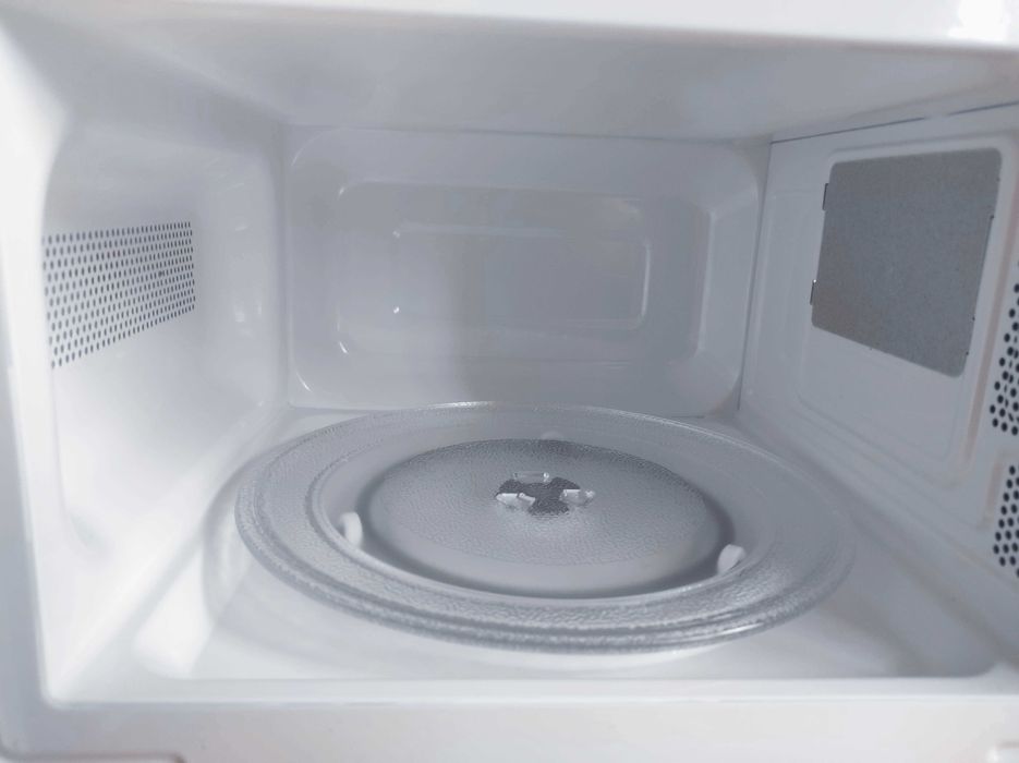 Мікрохвильова піч GRÜNHELM 20MX701-W у чудовому стані