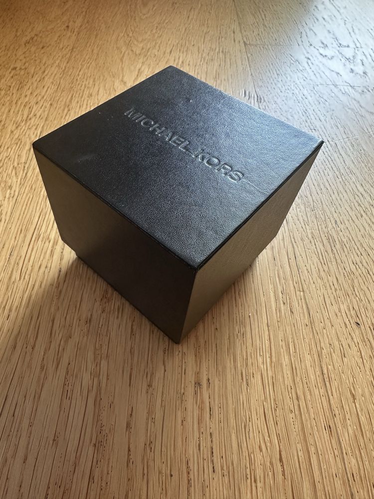 Pudełko pudełeczko box etui na zegarek Michael Kors brązowe