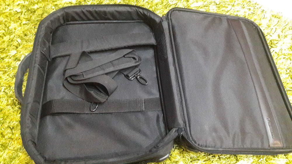 Czarna masywna torba na laptopa i dokumenty Samsonite 44x33x14
