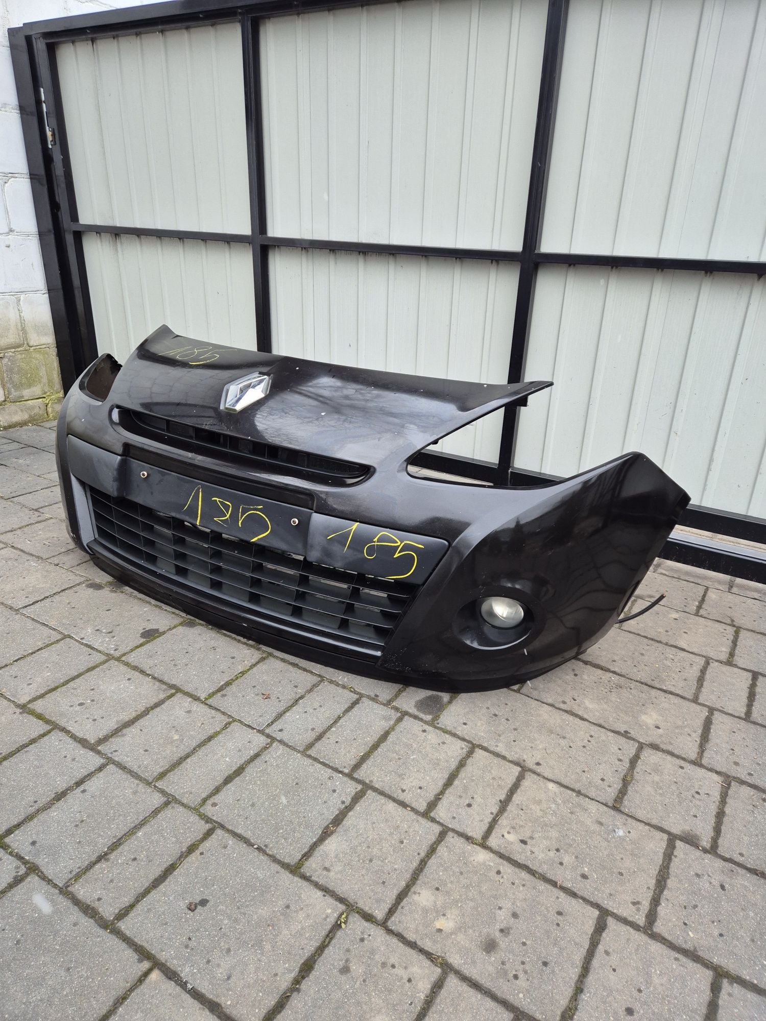 Zderzak przód przedni renault clio III lift kod Nv676 nv 676 roz 185