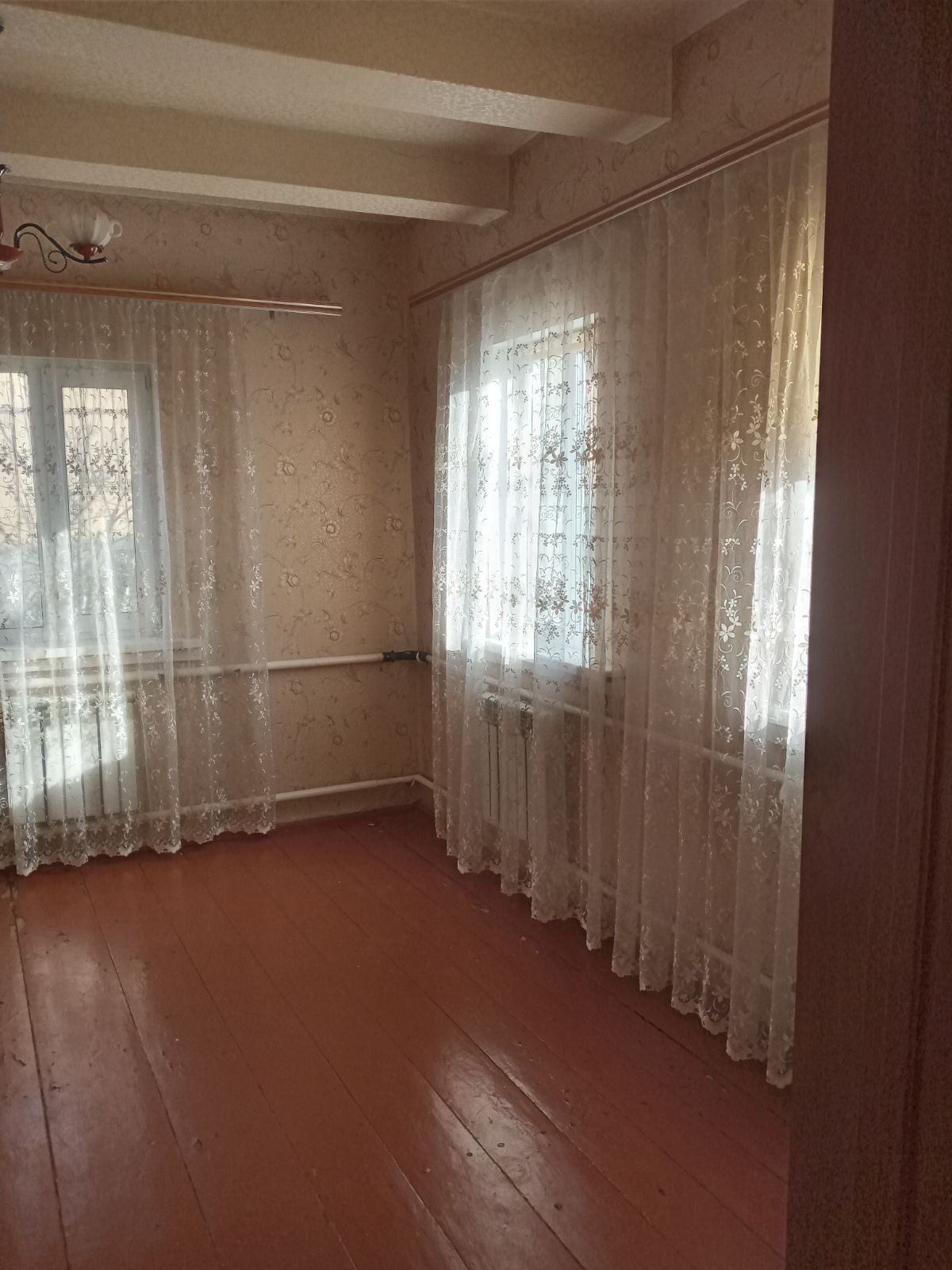 Продам будинок в смт Рокитне Київської області, 100 км від Києва