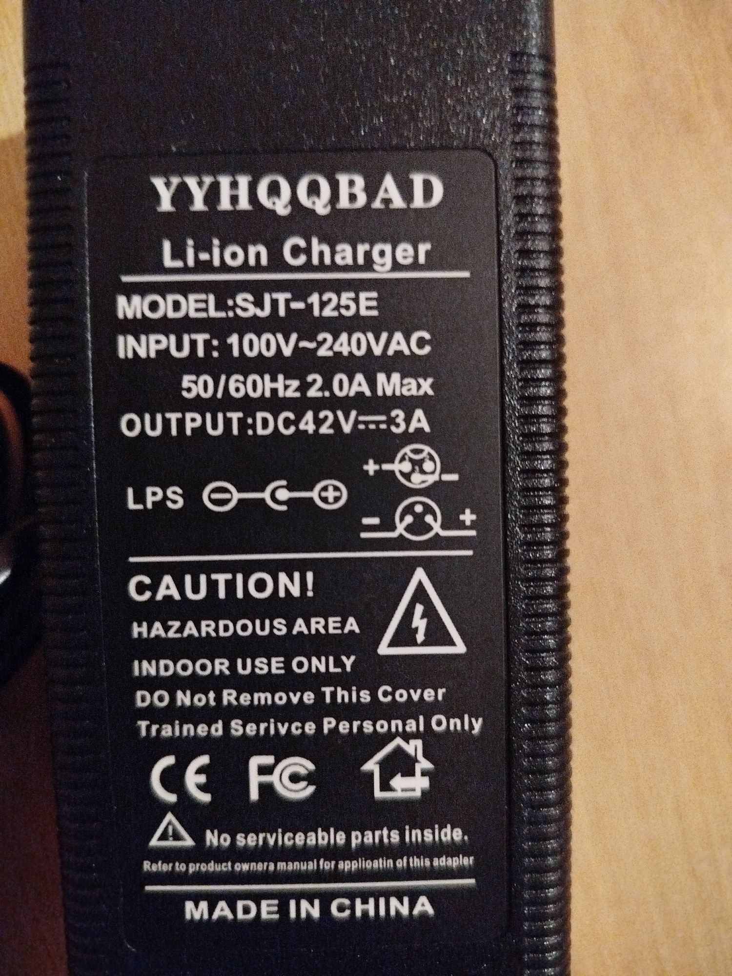 Ładowarka 36V-42.0 3A z wentylatorem rower elektryczny i nie tylko