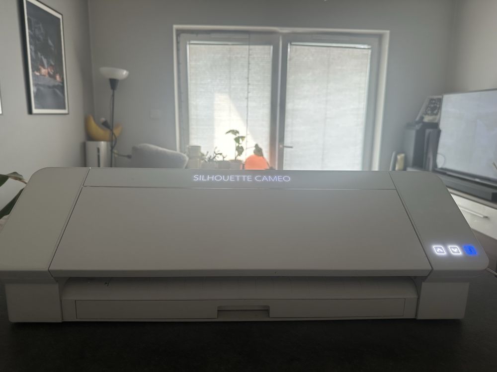 Silhouette Cameo 4