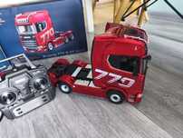 Zdalnie sterowana SCANIA z naczepą