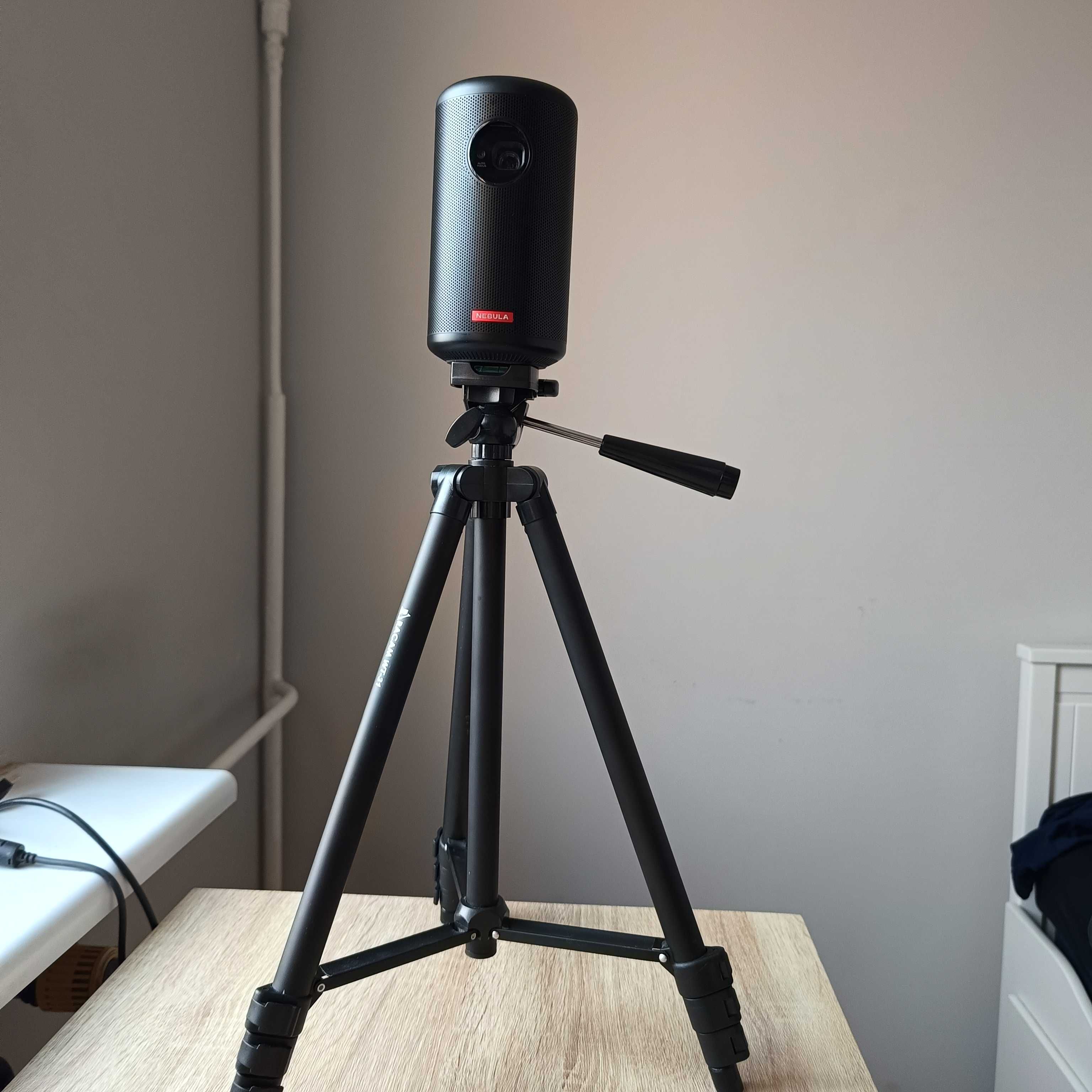 Projektor nebula capsule max