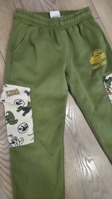 Spodnie  dresowe 128