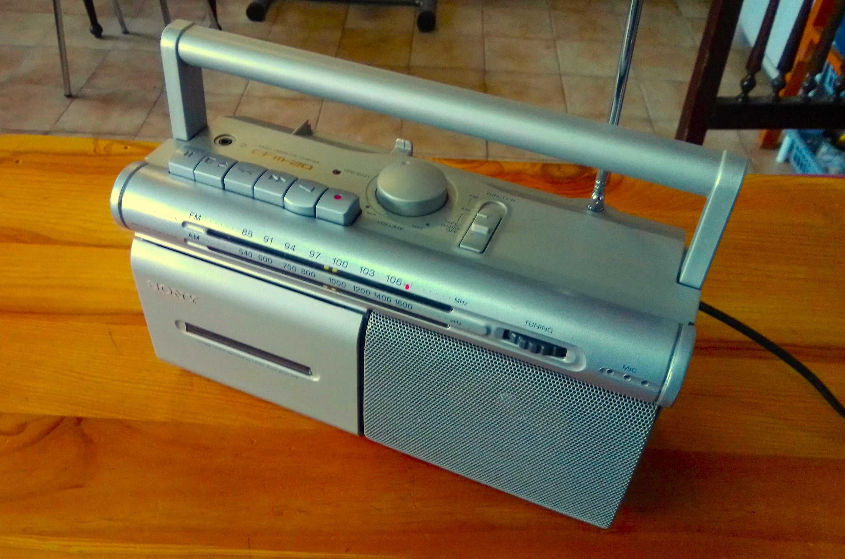 Rádio Gravador Sony CFM20