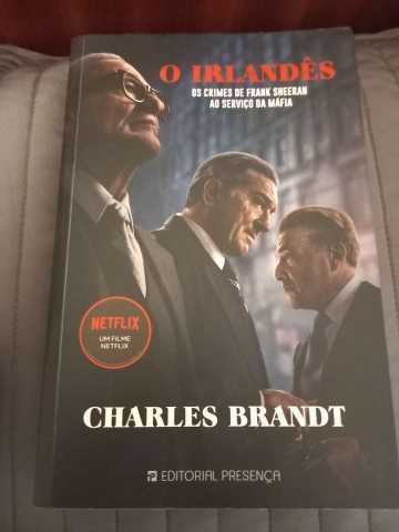 Vários livros em bom estado