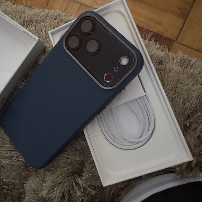 Vendo meu iPhone 17 pro max 256 GB AZUL