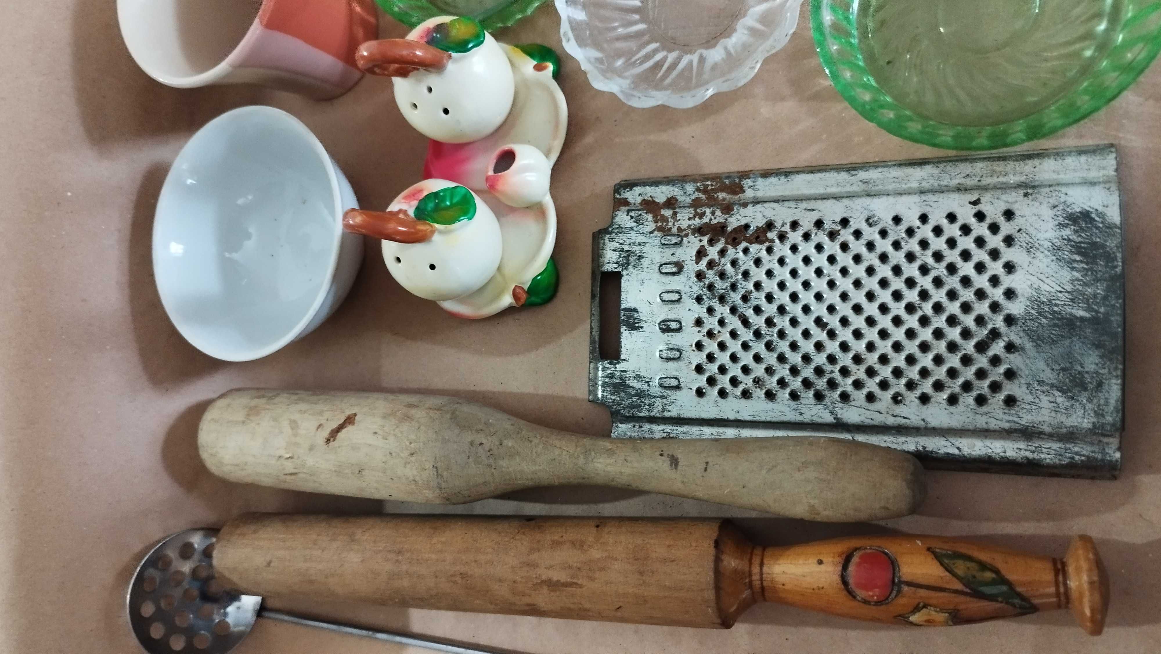 Разные кухонные предметы