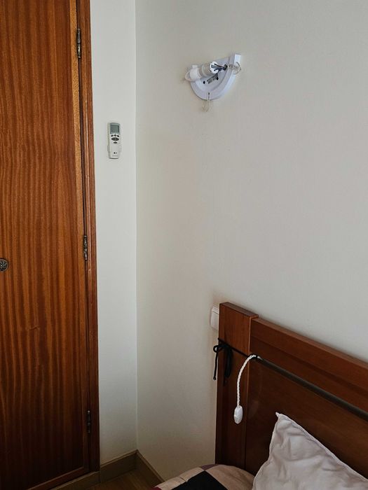 Quarto 320€ c/ Varanda e AC - Vale Flores