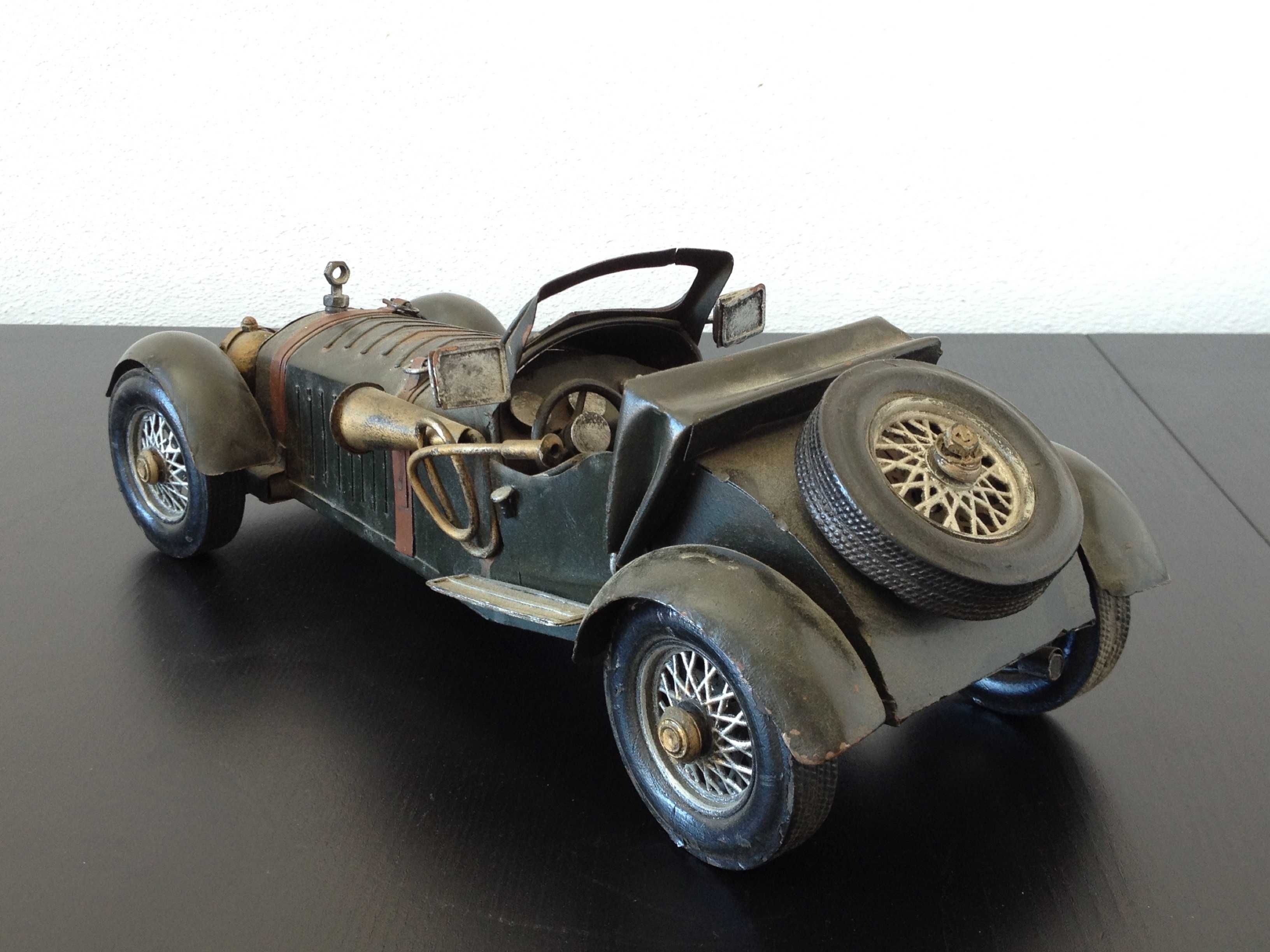 1:18 New Toy MF-317 Chevrolet Corvette e Calhambeque Em Chapa