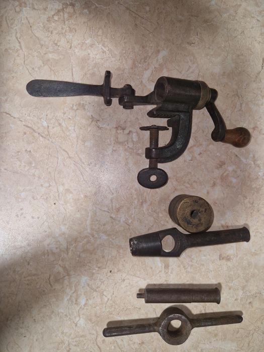 Maszynka do elaboracji amunicji myśliwskiej