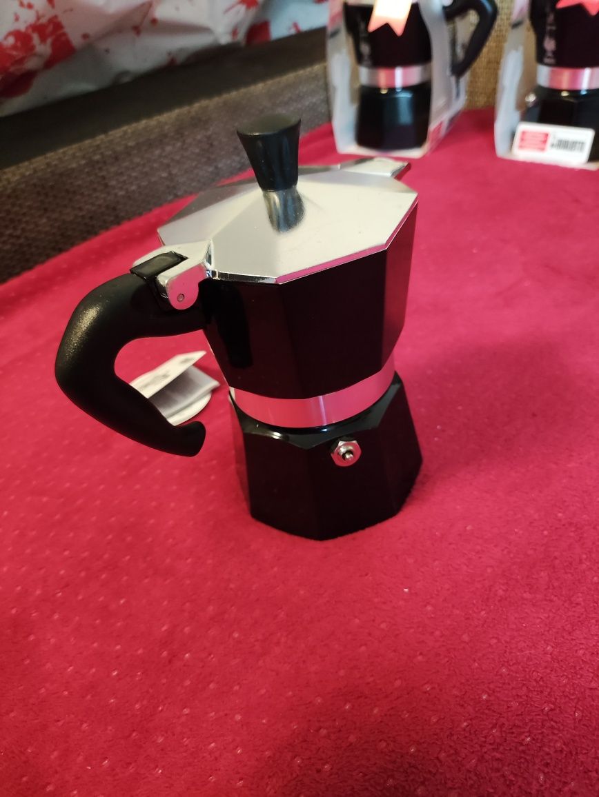 Kawiarka Bialetti klasyczna czarna Moka Express do kawy zaparzacz