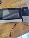 Zestaw wideodomofonowy Hikvision IP – kamera + monitor 7