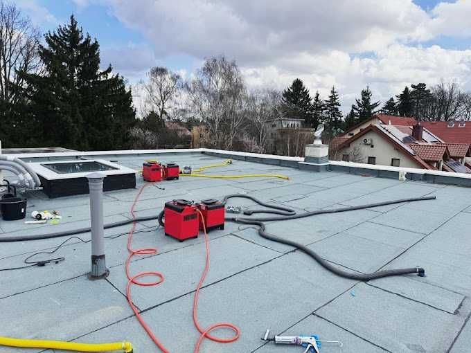 Osuszanie budynków, po zalaniu, wynajem osuszaczy, lokalizacja wycieku