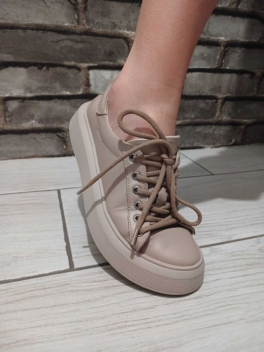 Жіночі шкіряні кеди