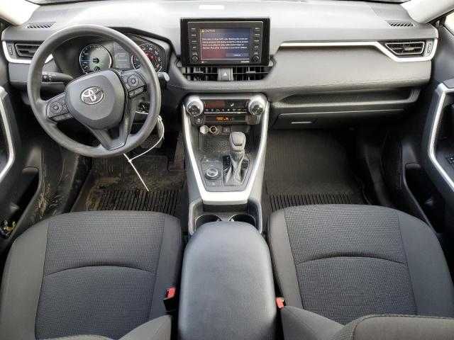 Toyota RAV4 LE 2021